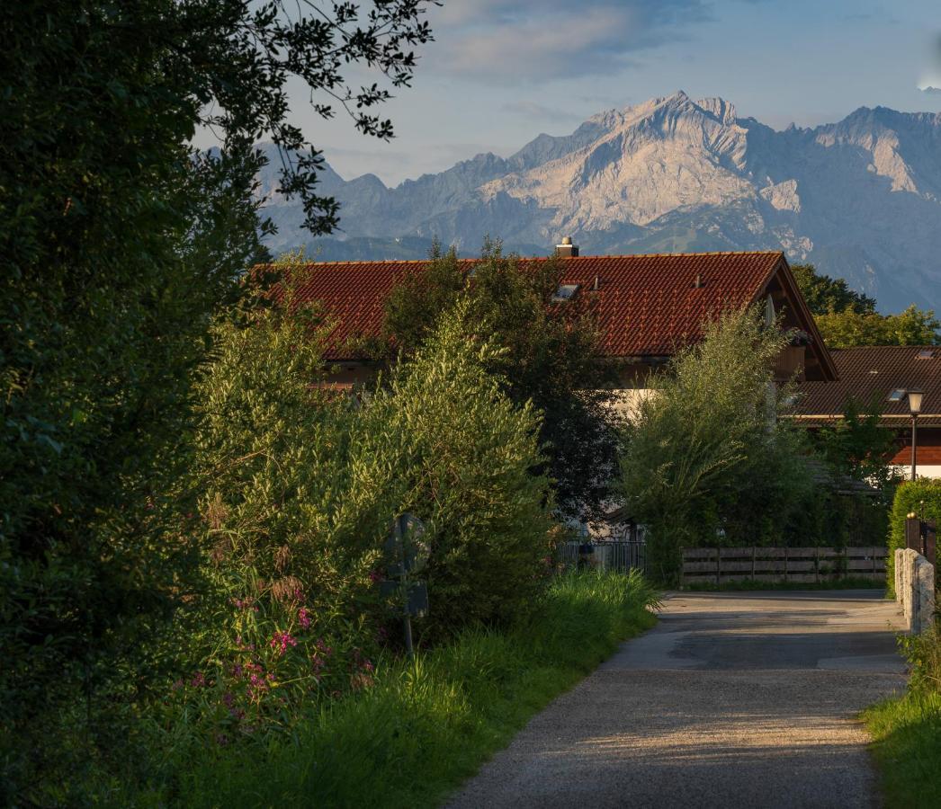 Das Bergquartier - Ferienwohnung Zugspitze Оберау Екстер'єр фото