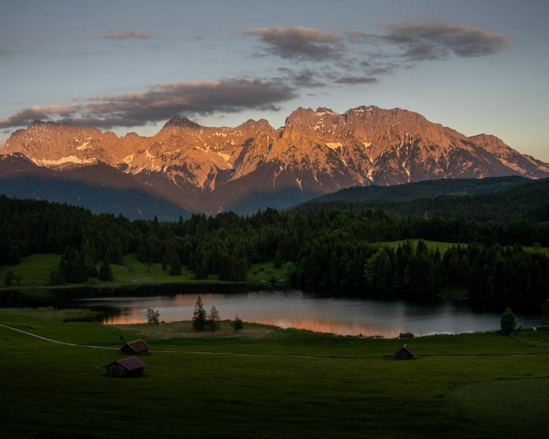 Das Bergquartier - Ferienwohnung Zugspitze Оберау Екстер'єр фото